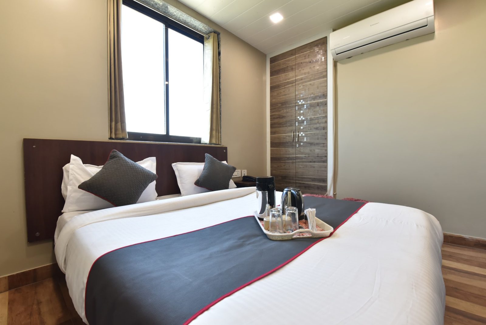 Deluxe room at Hotel Kailash Villa Jaipur